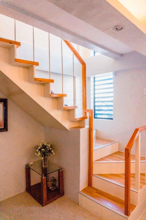 Two Story 87 Sqm Fully Air-Conditioned House In Babag 2, マクタン エクステリア 写真