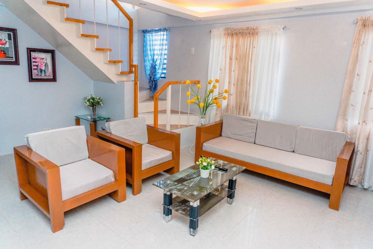 Two Story 87 Sqm Fully Air-Conditioned House In Babag 2, マクタン エクステリア 写真