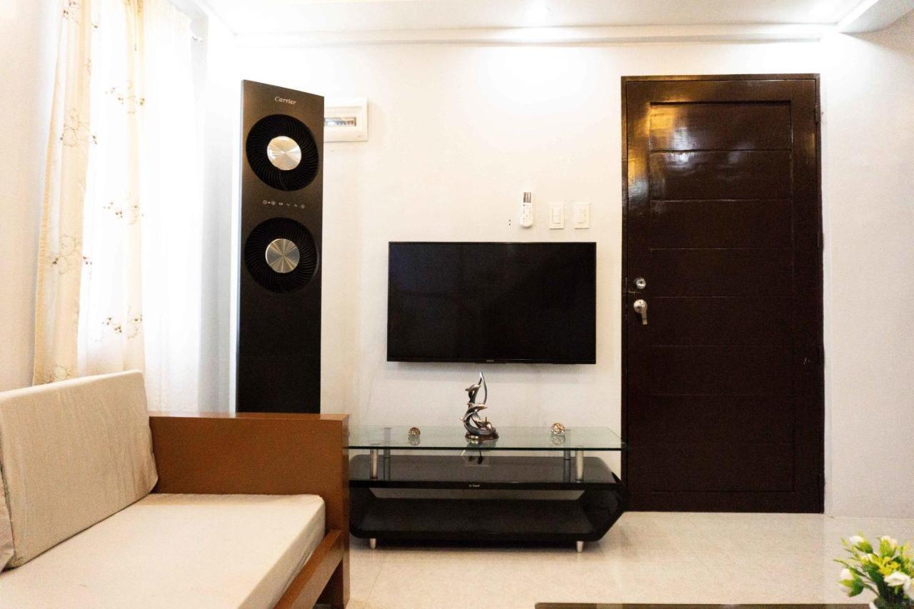 Two Story 87 Sqm Fully Air-Conditioned House In Babag 2, マクタン エクステリア 写真