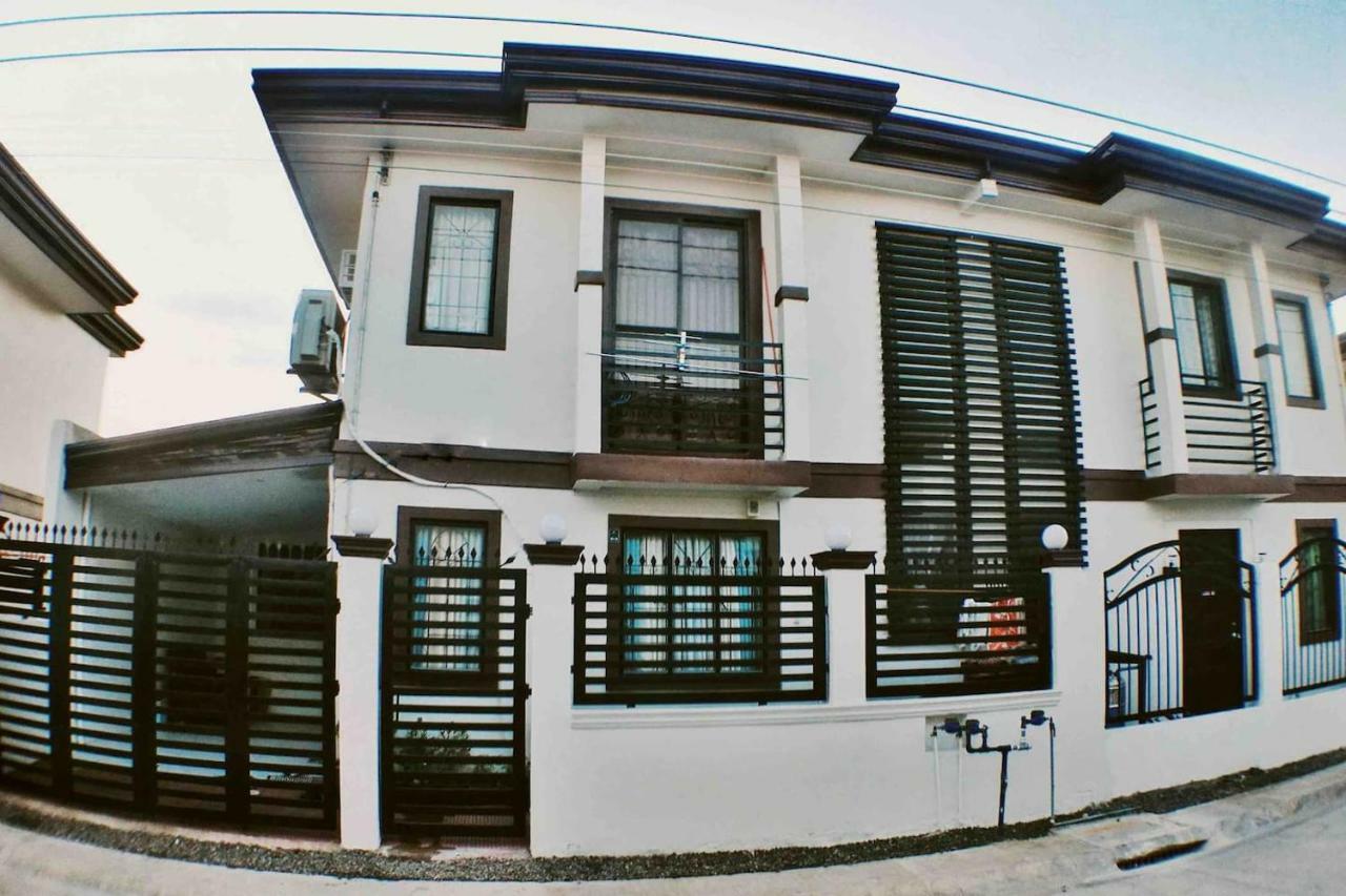 Two Story 87 Sqm Fully Air-Conditioned House In Babag 2, マクタン エクステリア 写真